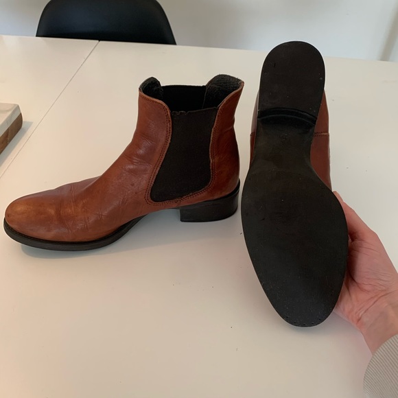 Browns Chelsea Boots - Picture 3 of 3
